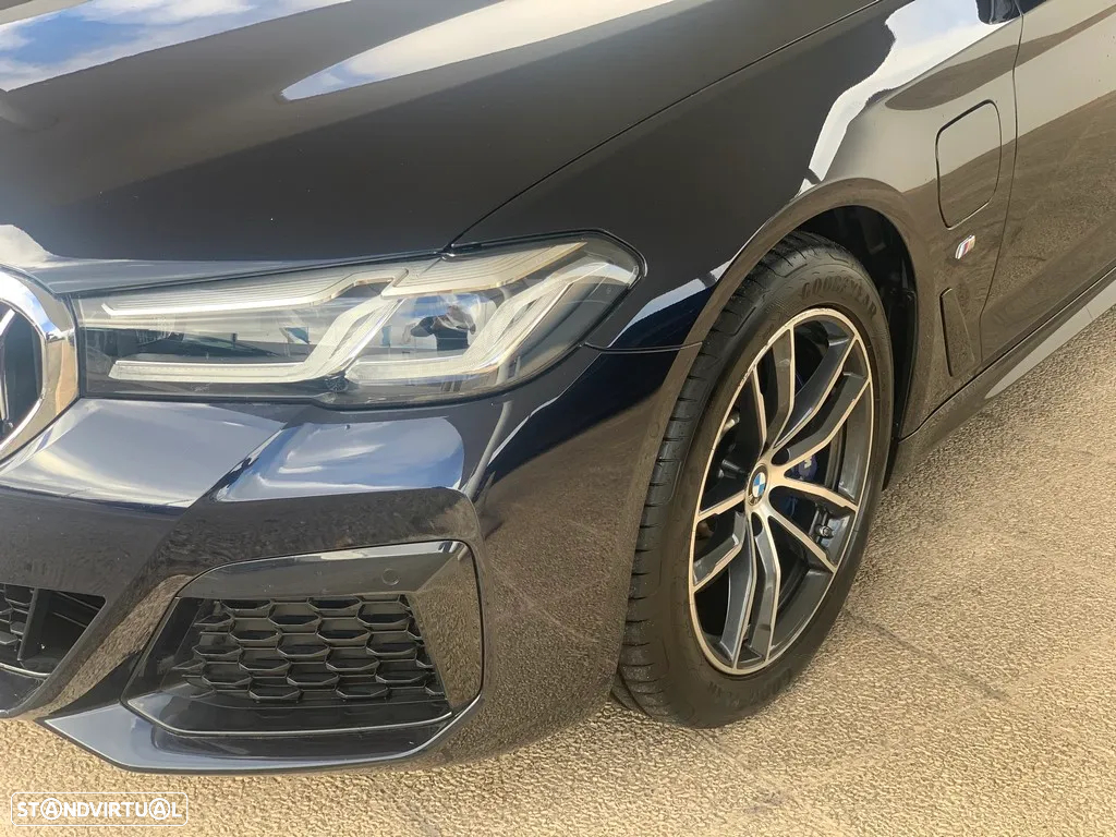 BMW 530 e Pack Desportivo M - 15