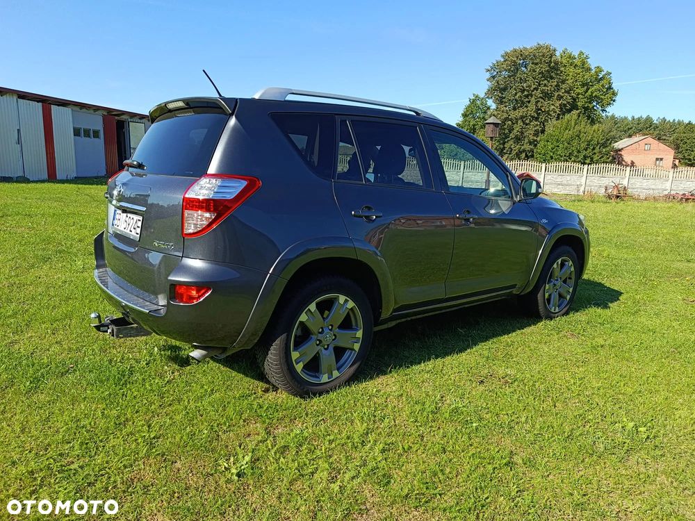 Toyota RAV4 2.2 D-CAT 2010 - 13