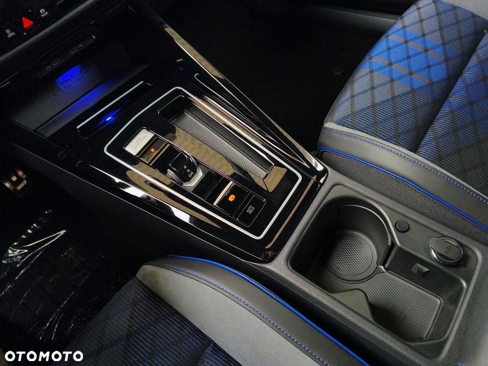 Volkswagen Golf Variant 2.0 TSI 4Motion R - 28