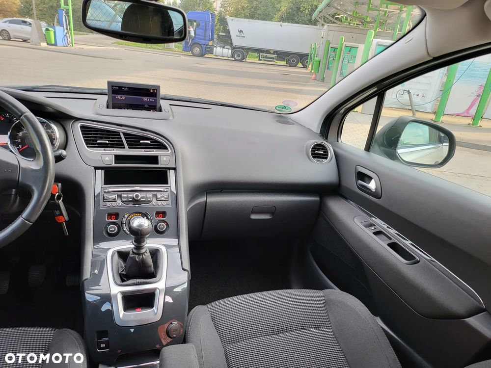 Peugeot 5008 1.6 THP Allure 7os - 27