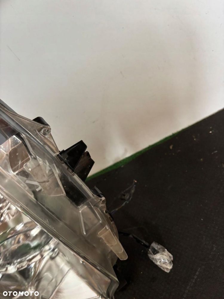 LAMPA LEWA REFLERTOR MITSUBISHI PAJERO SPORT L200 HALOGENOWA DEMONTAŻ EU - 9
