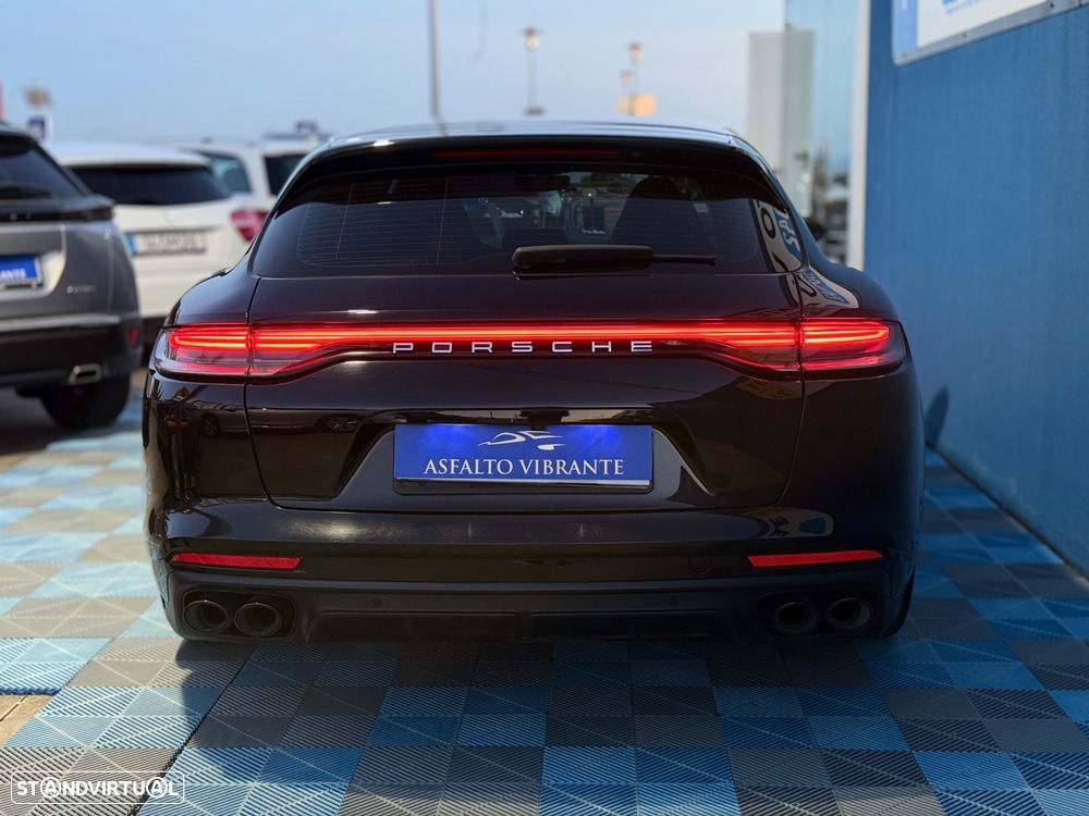 Porsche Panamera 4 E-Hybrid Edition 10 Anos - 4