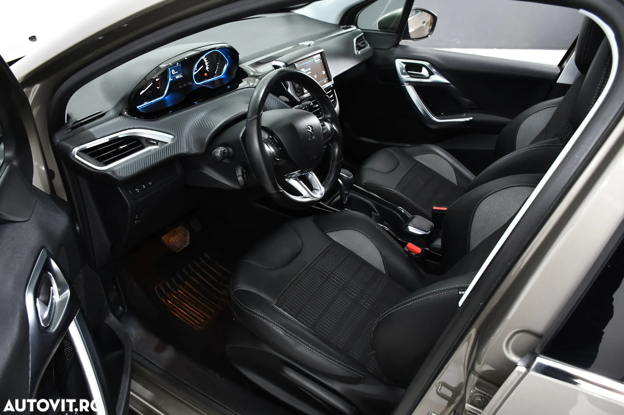 Peugeot 2008 1.2 PureTech Turbo EAT6 S&S Allure - 5