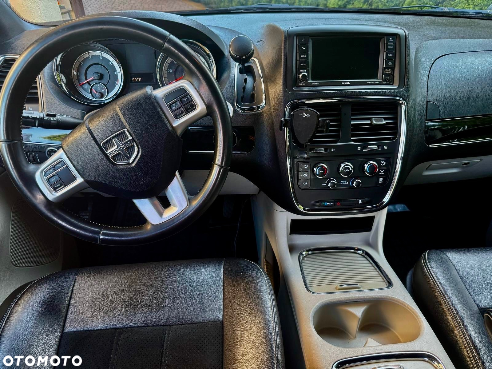 Dodge Grand Caravan - 6
