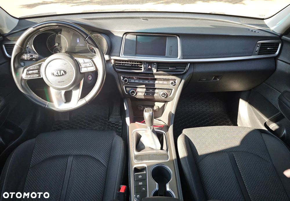 Kia Optima 2.0 M - 9