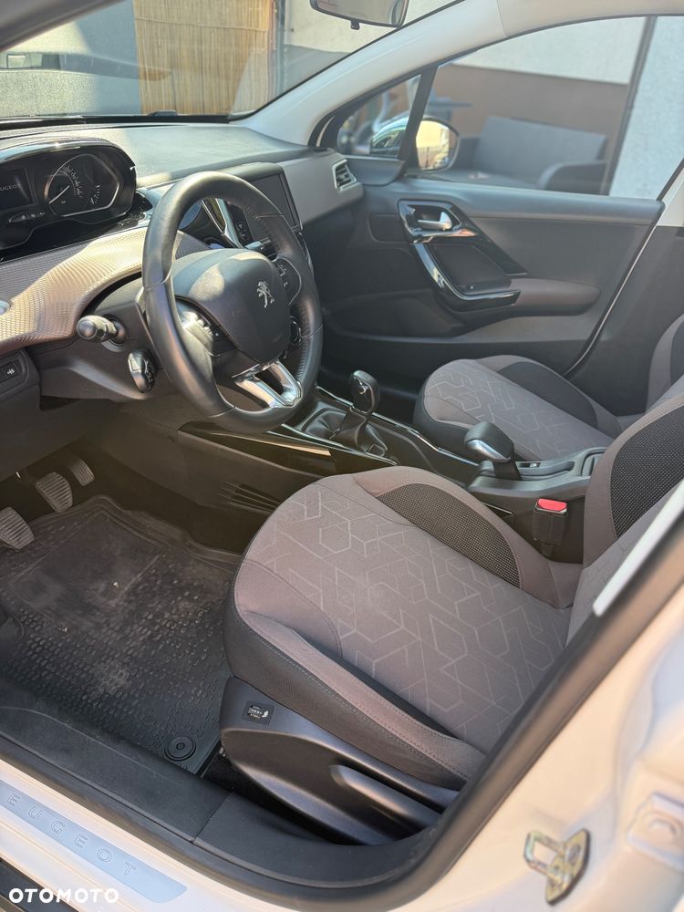 Peugeot 2008 - 7