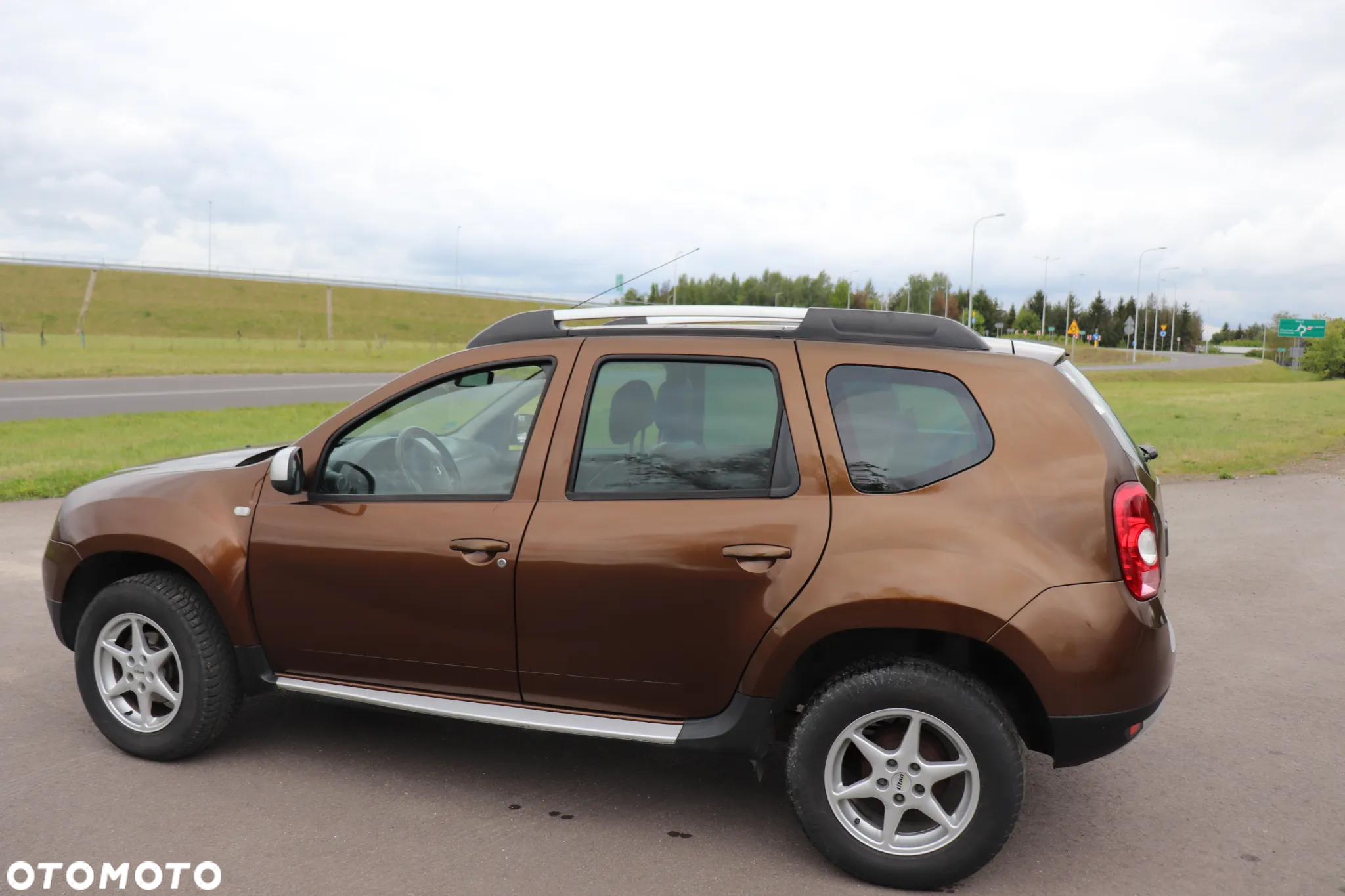 Dacia Duster 1.6 16V 105 4x2 Prestige - 10