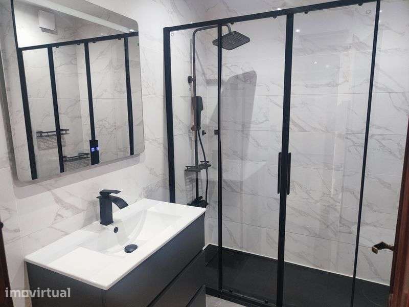T2 com 84 m², Varanda e Ar Condicionado | Quinta do Conde - Grande imagem: 3/12