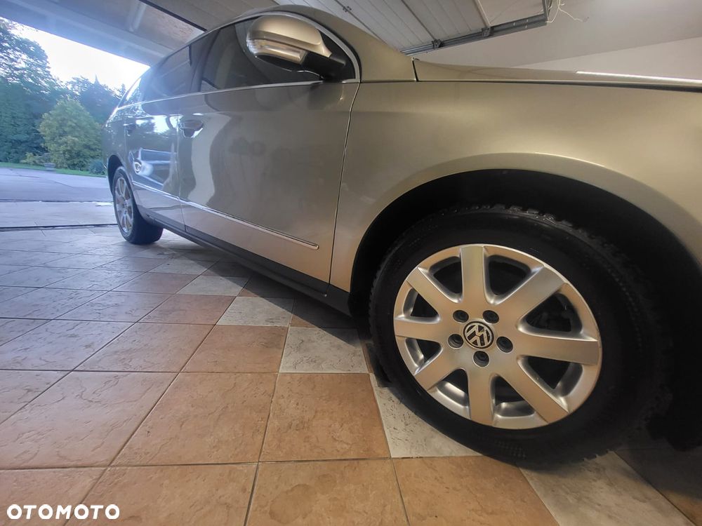 Volkswagen Passat Variant 2.0 TDI DSG Highline - 27
