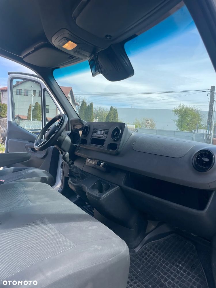 Mercedes-Benz Sprinter 907.223 - 11