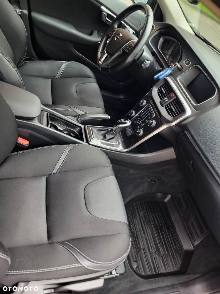 Volvo V40 D3 Geartronic Momentum - 8