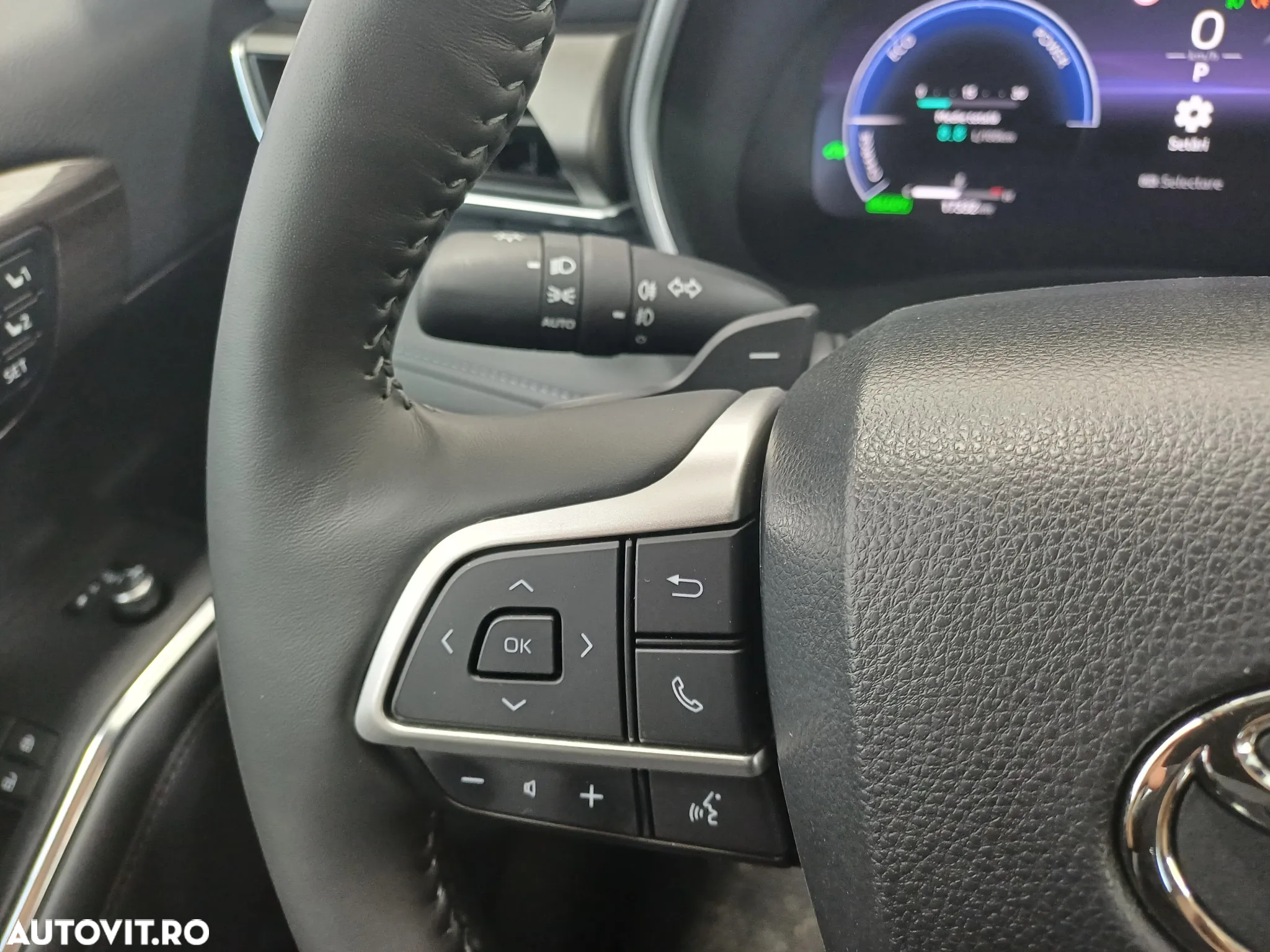 Toyota Highlander 2.5 L Hybrid Dynamic Force 248CP Exclusive Metallic - 12