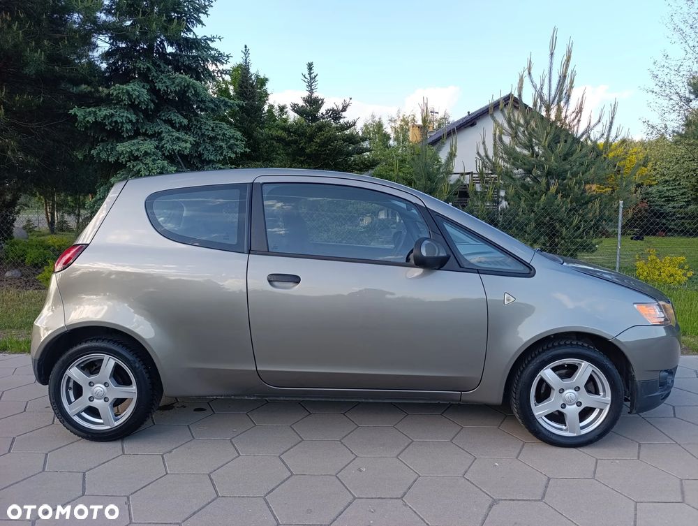Mitsubishi Colt - 4