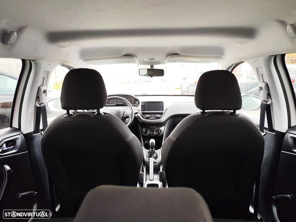 Peugeot 208 1.2 VTi SE Style - 17