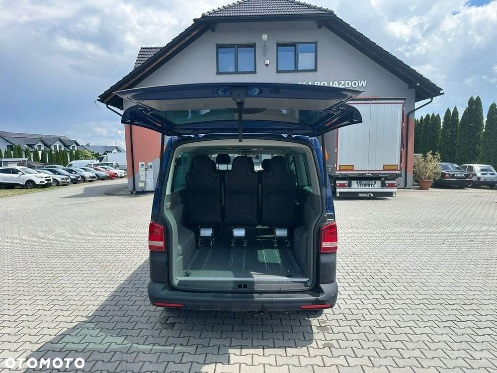 Volkswagen Caravelle - 11