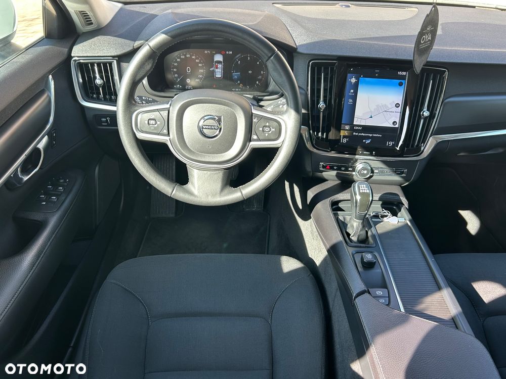 Volvo V90 D3 Momentum Pro - 16