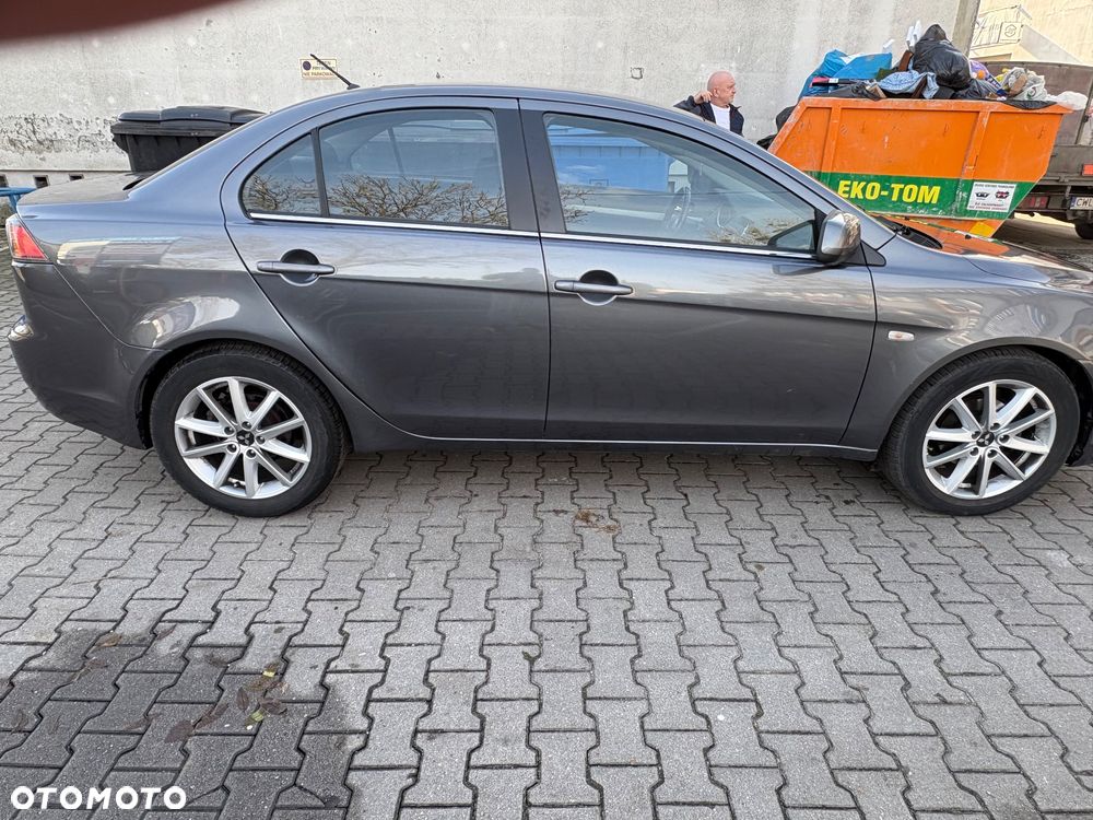 Mitsubishi Lancer - 5