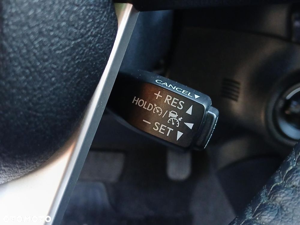 Toyota Hilux 2.8 D-4D Double Cab SR5 4x4 - 29