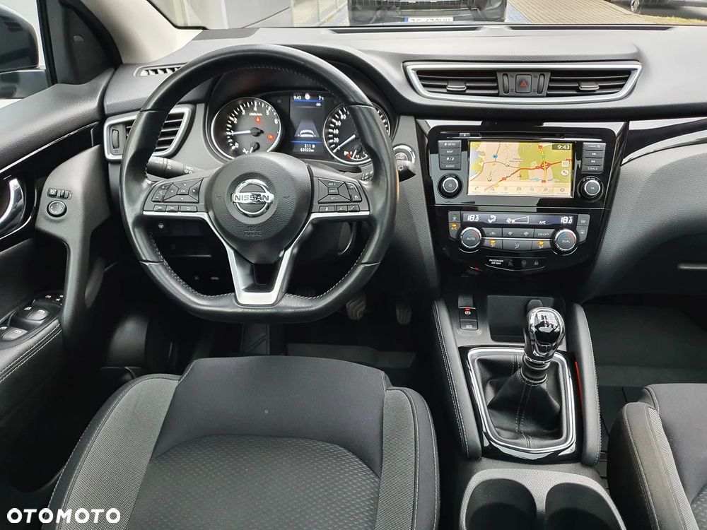 Nissan Qashqai 1.3 DIG-T N-CONNECTA - 16