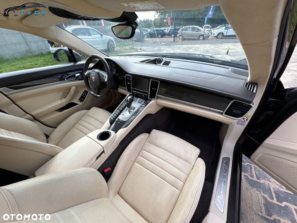 Porsche Panamera GTS PDK - 33