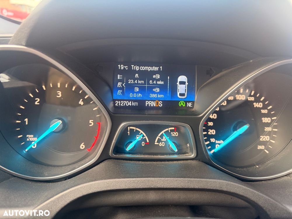 Ford Kuga 2.0 TDCi 4WD Powershift ST-Line - 20
