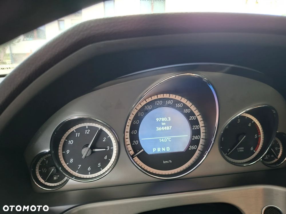 Mercedes-Benz Klasa E 250 T CDI DPF BlueEFFICIENCY Automatik Avantgarde - 27