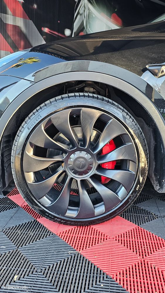 Tesla Model Y Performance Dual Motor AWD - 9