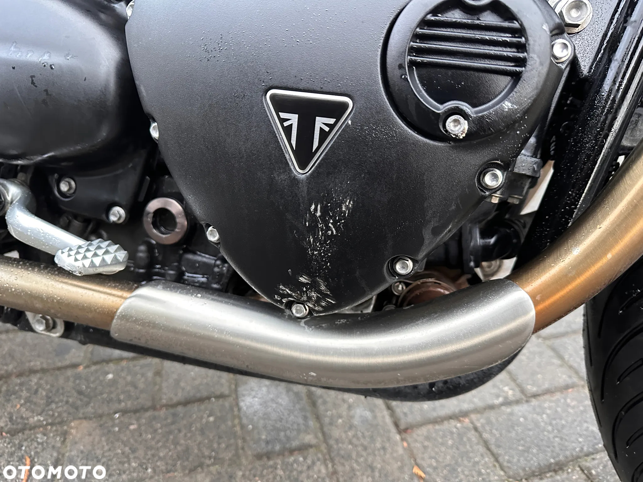 Triumph Bonneville - 23