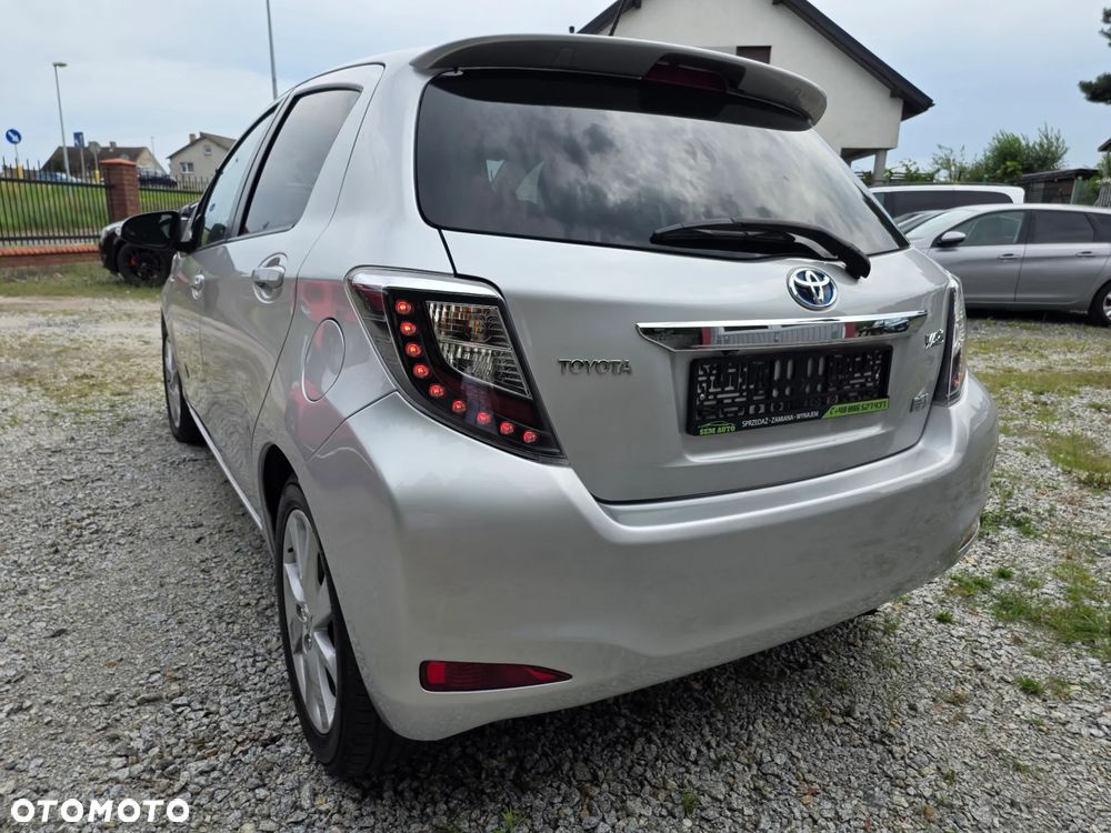 Toyota Yaris 1.5 VVT-i Lounge - 11