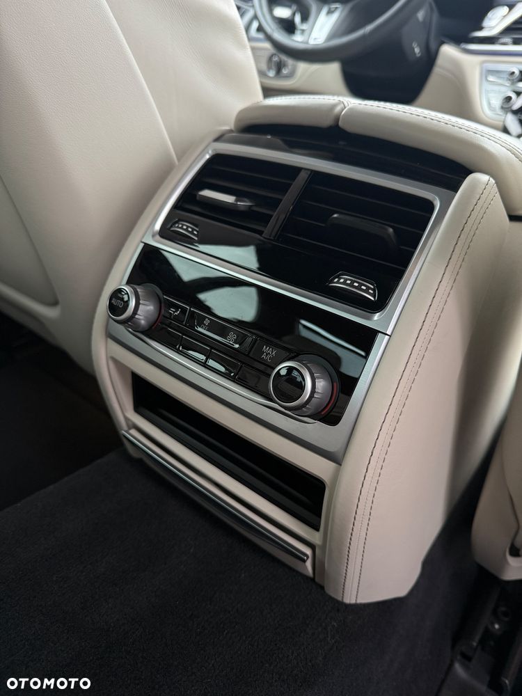 BMW Seria 7 750d xDrive - 13