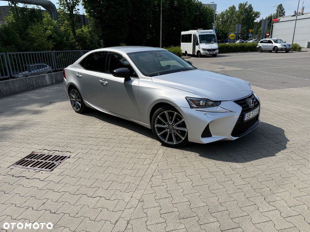 Lexus IS 300h Elegance EU6 - 1