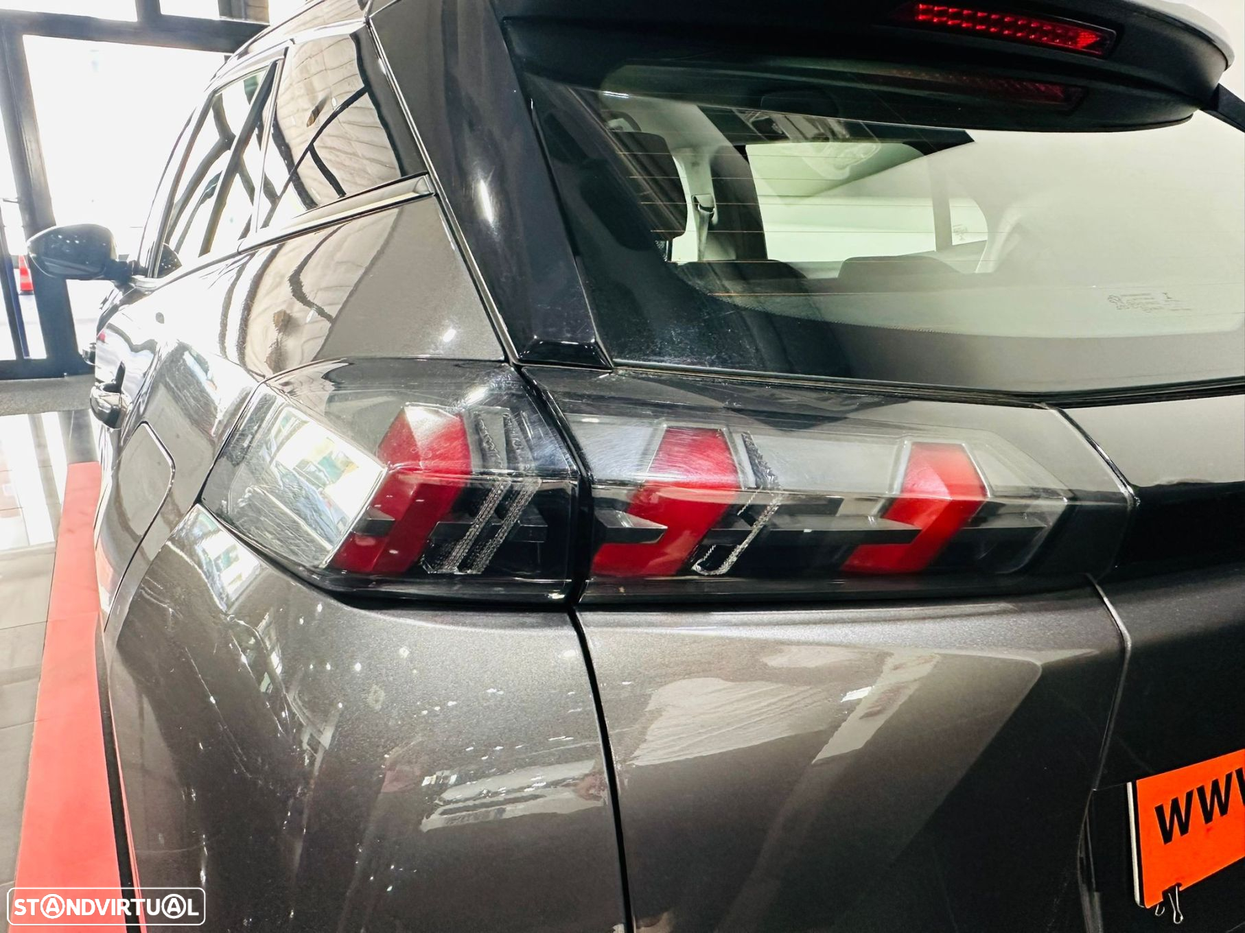 Peugeot 2008 1.2 PureTech Active - 19