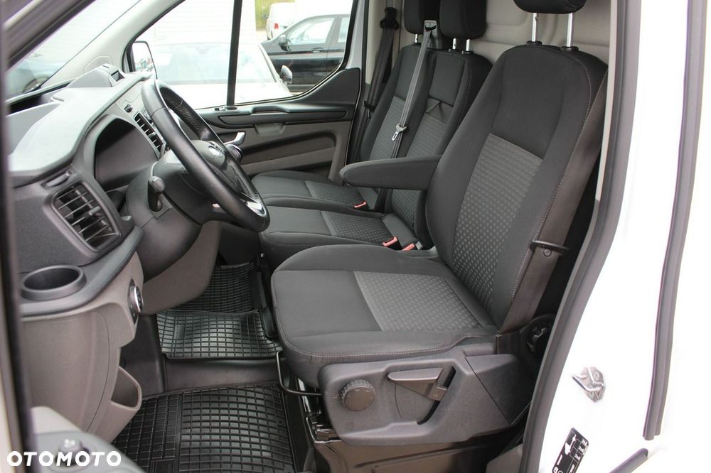 Ford Transit Custom - 11