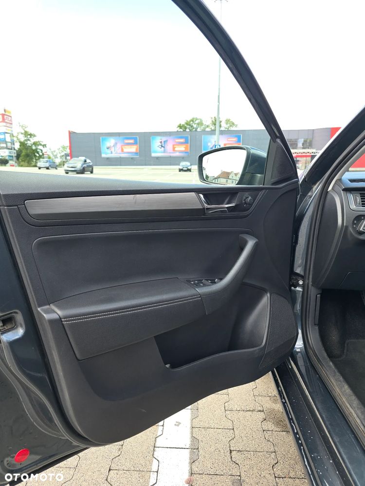 Skoda RAPID 1.0 TSI Style - 20