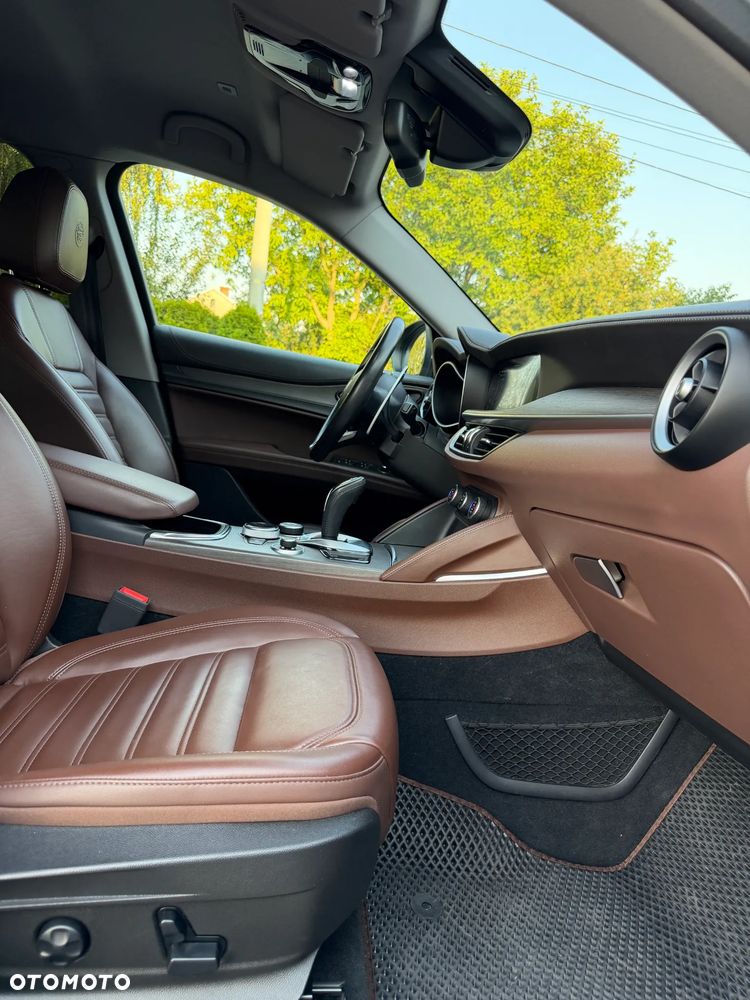 Alfa Romeo Stelvio 2.0 Turbo TI Q4 - 31