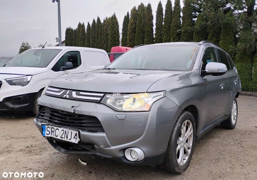 Mitsubishi Outlander - 3