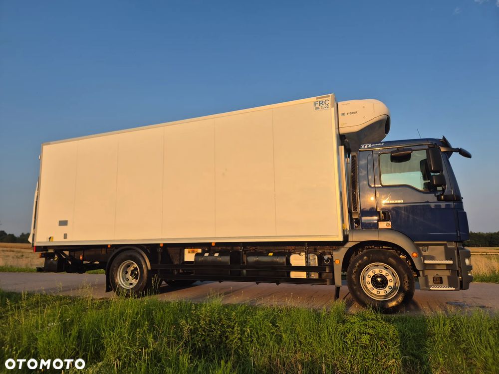 MAN TGM 18.290 Thermo King T-800r 2 zbiorniki z Niemiec 7.3m / 18 palet / winda i drzwi / OKAZJA - 35