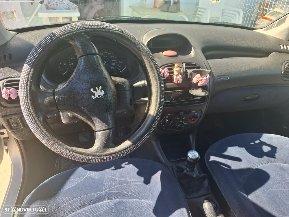 Peugeot 206 1.1 Color Line - 11