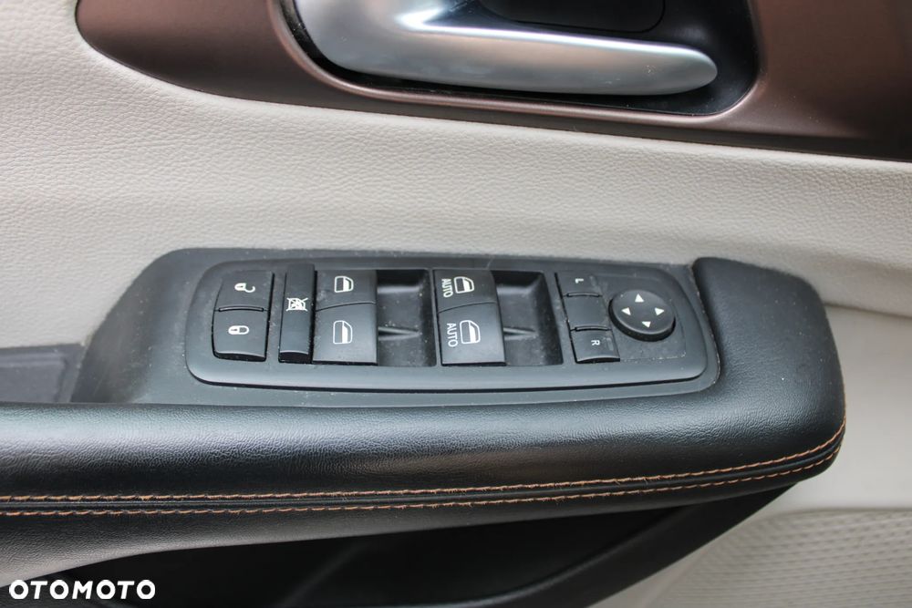 Chrysler Pacifica - 34