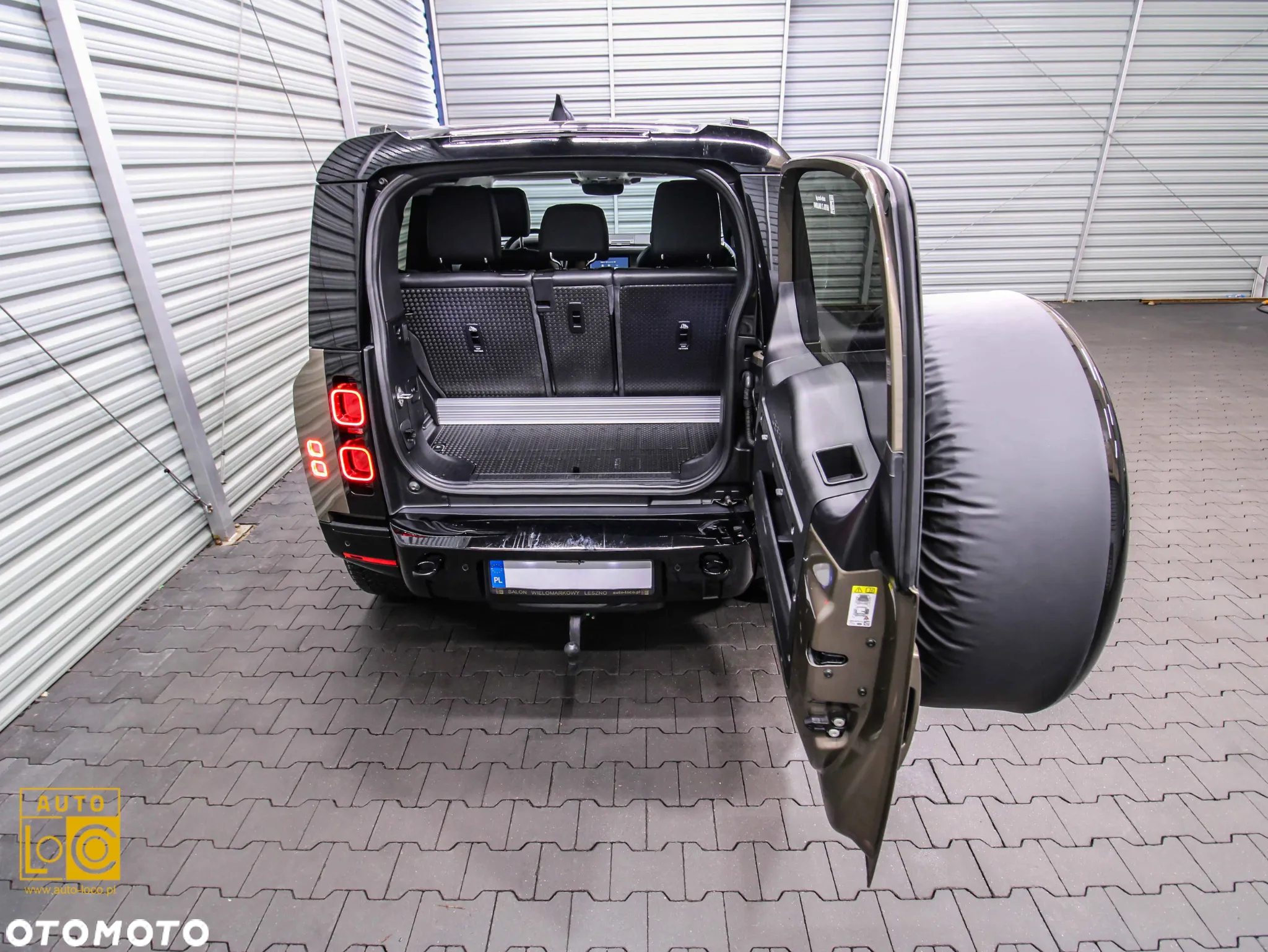 Land Rover Defender 90 D250 HSE - 13