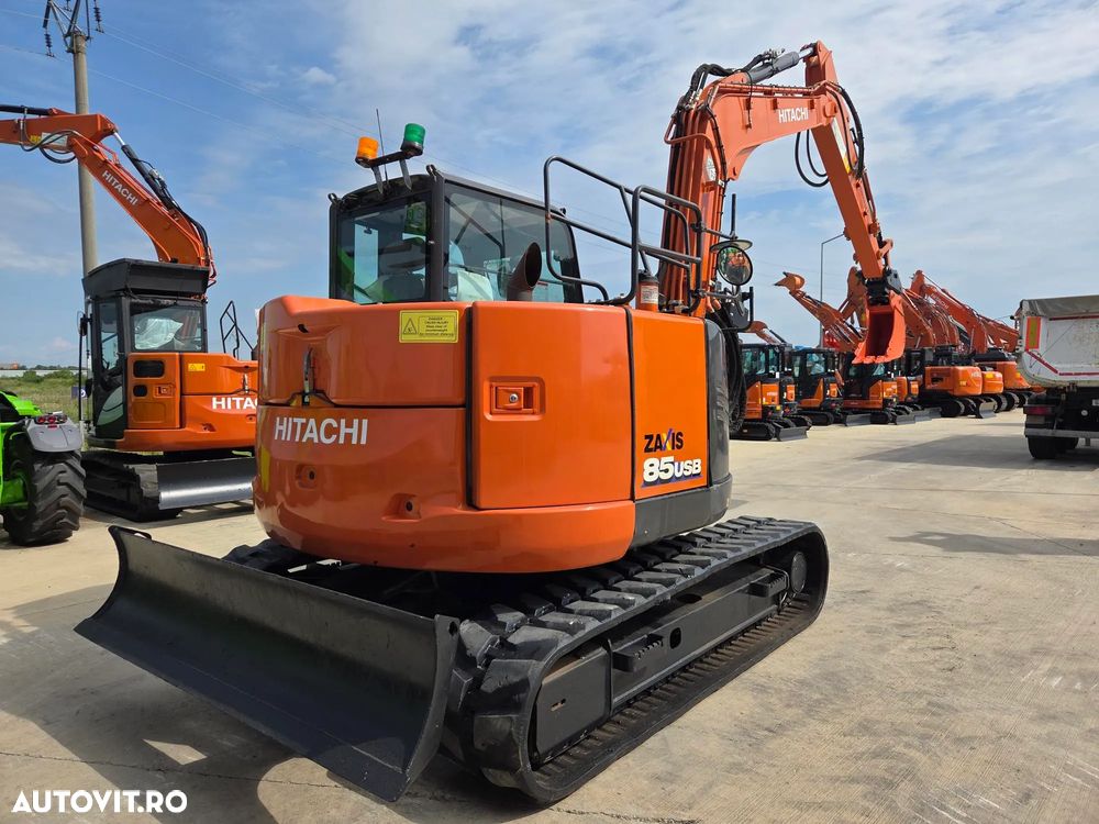 Hitachi ZX85, 2022, 2.734, CUPLA RAPIDA HIDR+3 CUPE NOI, lama nivelare, inst picon pe brate, camera spate, senile cauciuc 80% ok, aer cond, ad sapare 6m, latime 2,2m, ridica 4t cu sistem antirasturnare, STARE FOARTE BUNA, leasing 4 ani, PROMOTIE 62.900Eur - 2