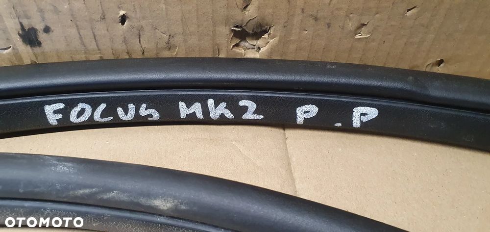 Uszczelka klapy bagażnika tył tylna Ford Focus MK2 Lift Kombi - 6