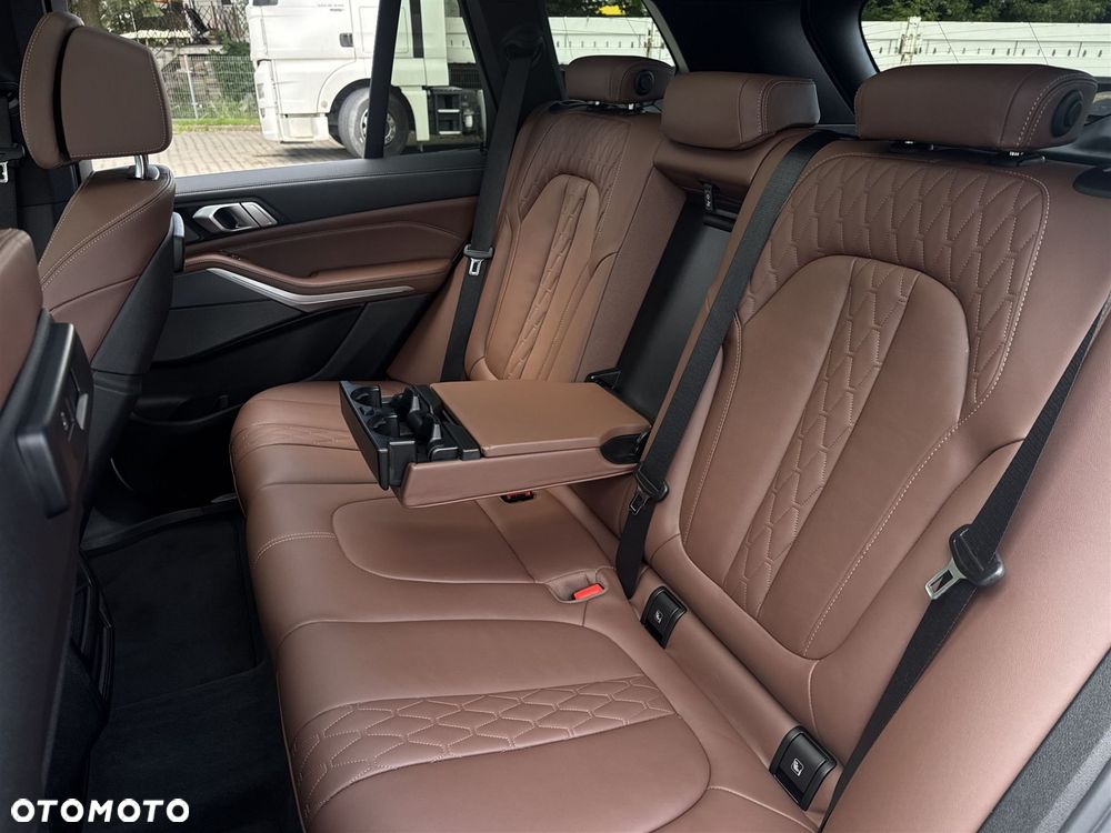 BMW X5 M50i - 23