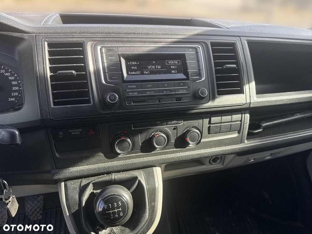 Volkswagen Transporter - 11