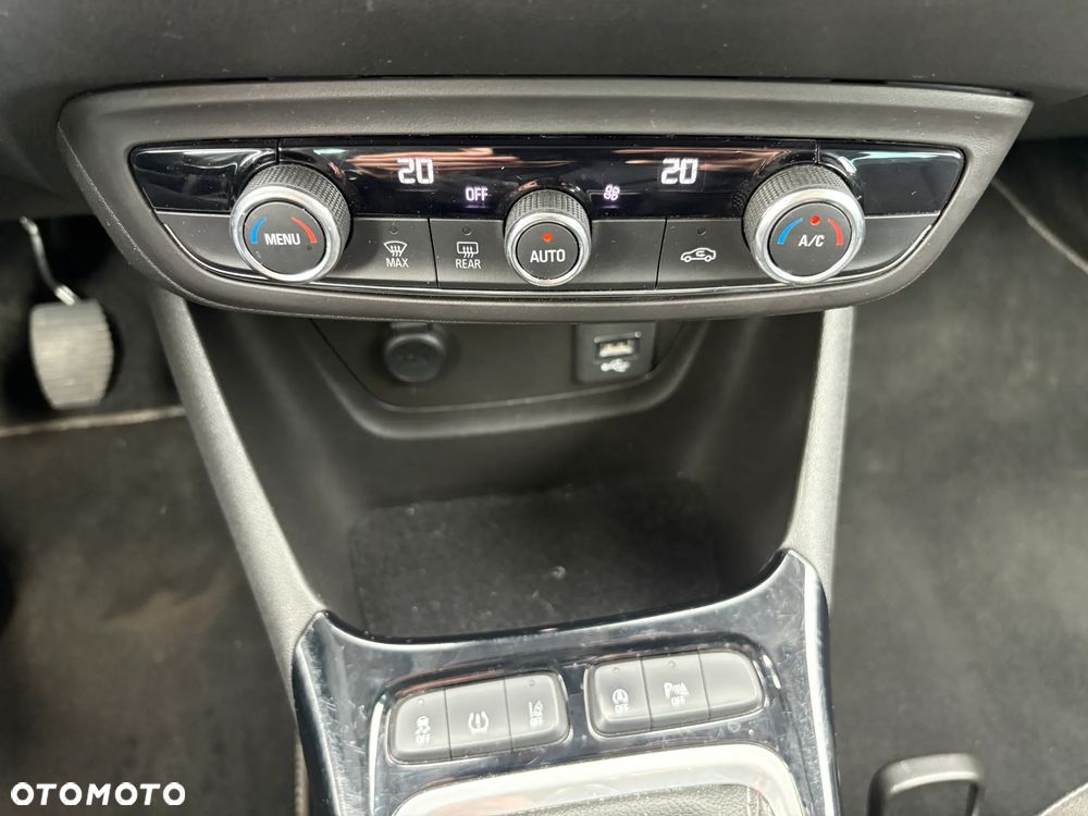 Opel Crossland X - 12