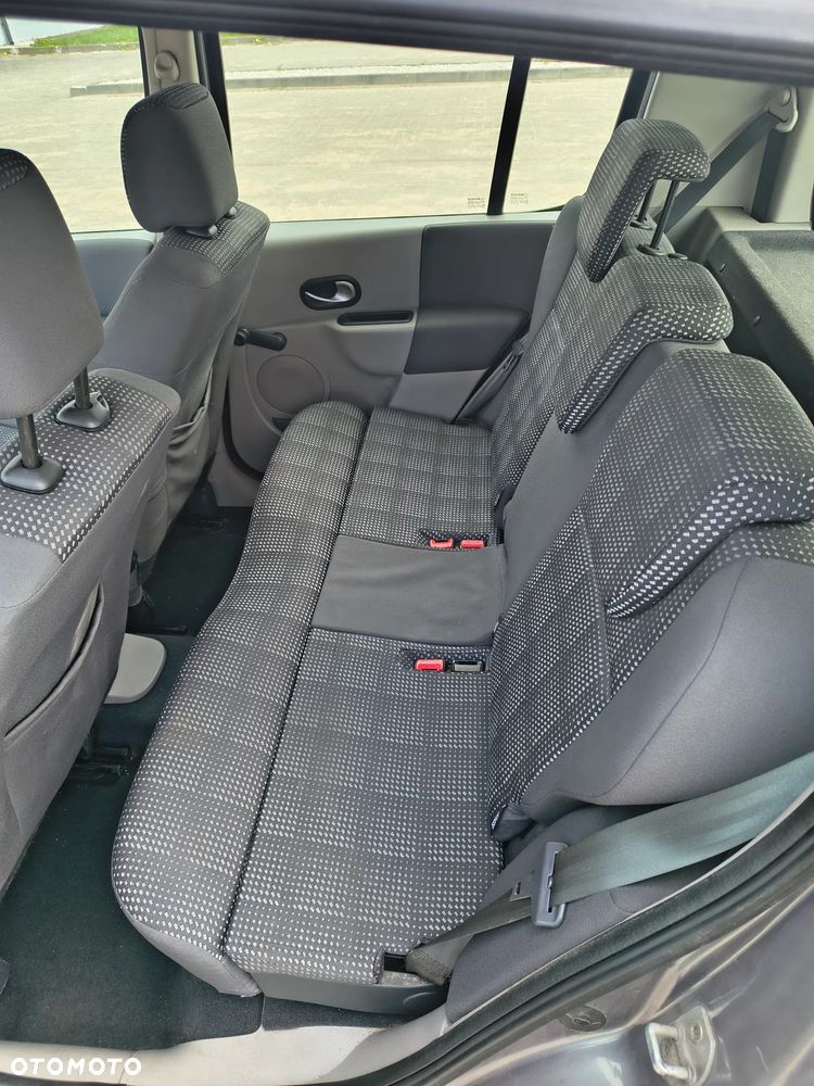 Renault Modus 1.6 16V Privilege - 12