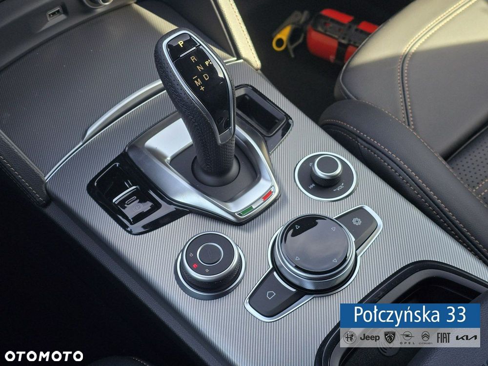 Alfa Romeo Stelvio - 24