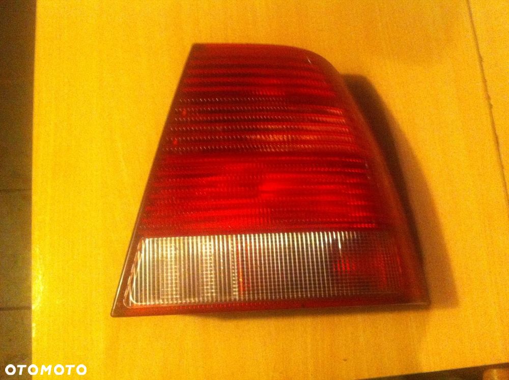 VW BORA LAMPA TYLNA TYL PRAWA - 1