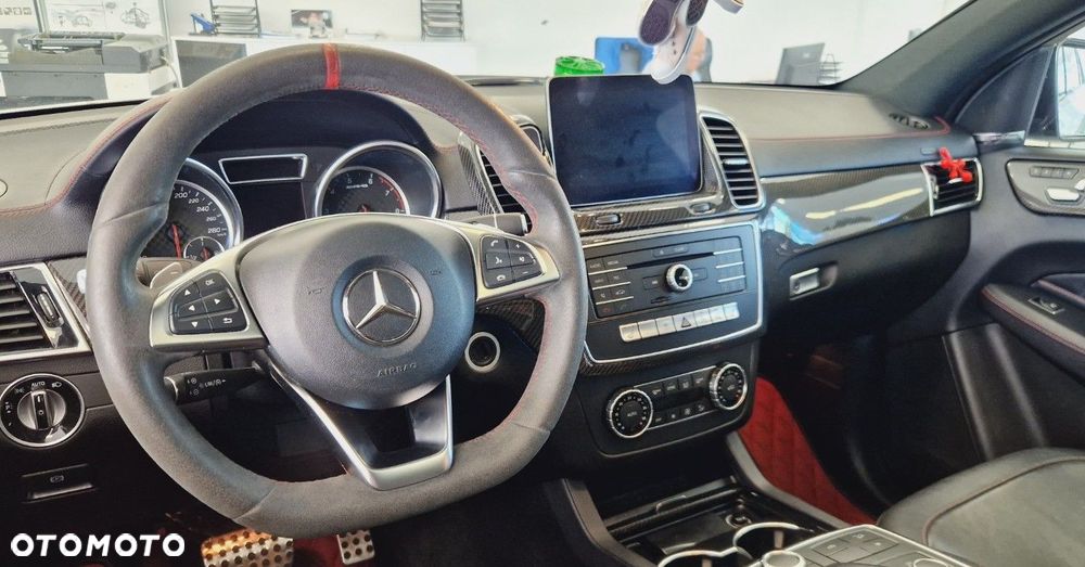 Mercedes-Benz GLE - 13