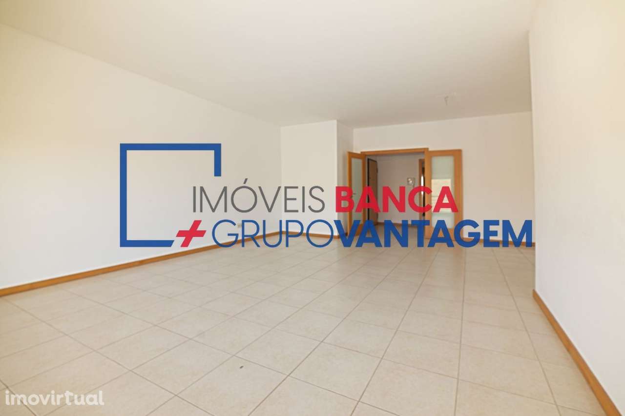 Pinhal Novo  Apartamento T3 com 2 lugares de Estacionamento! - Grande imagem: 4/26